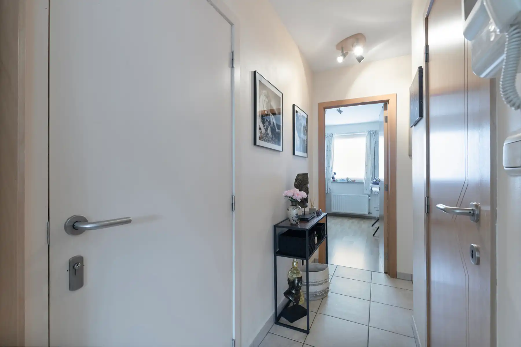 2-slaapkamerappartement met garage op centrale ligging foto 10