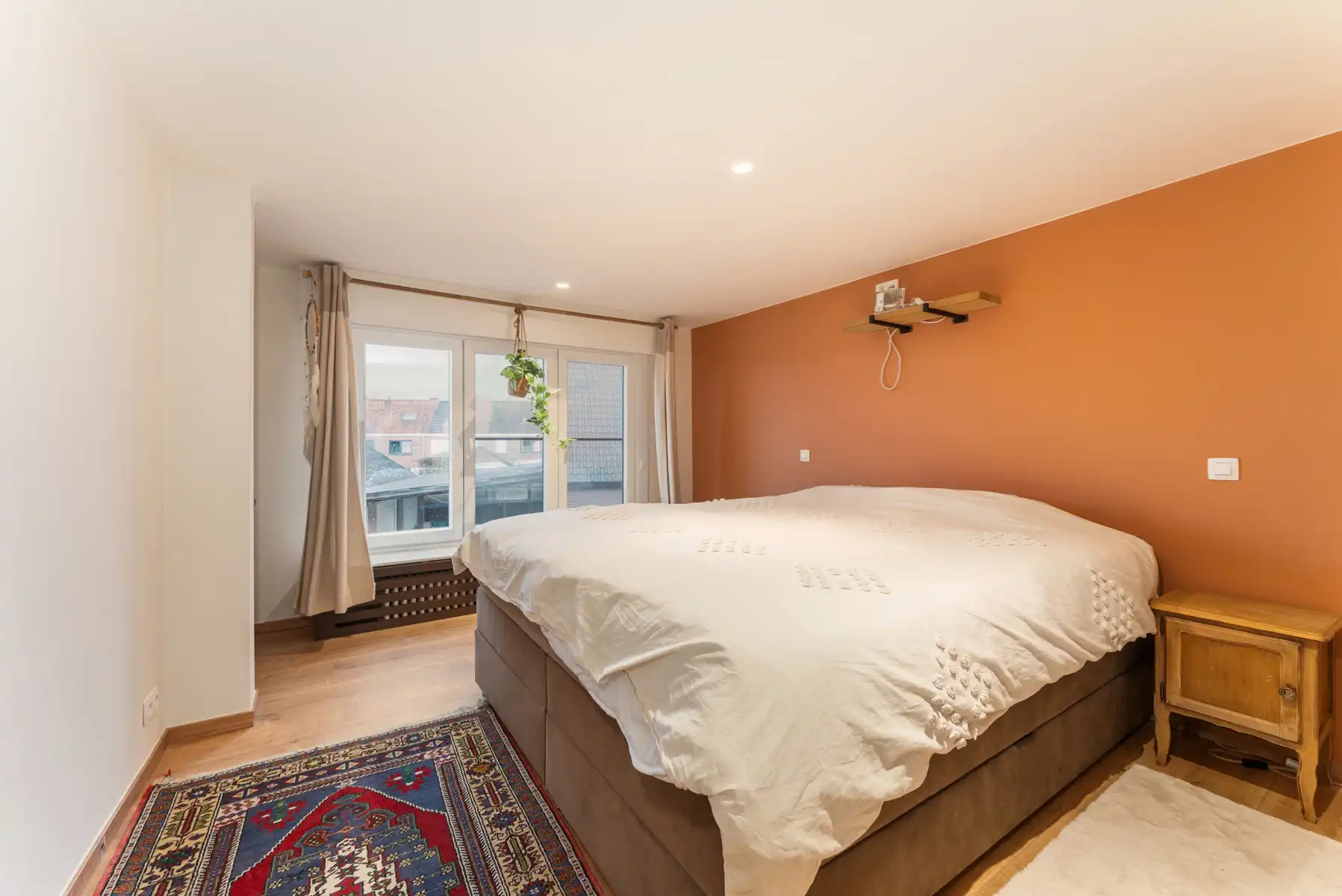 Charmante gerenoveerde woning met 3 slpk en 2 garages  foto 17