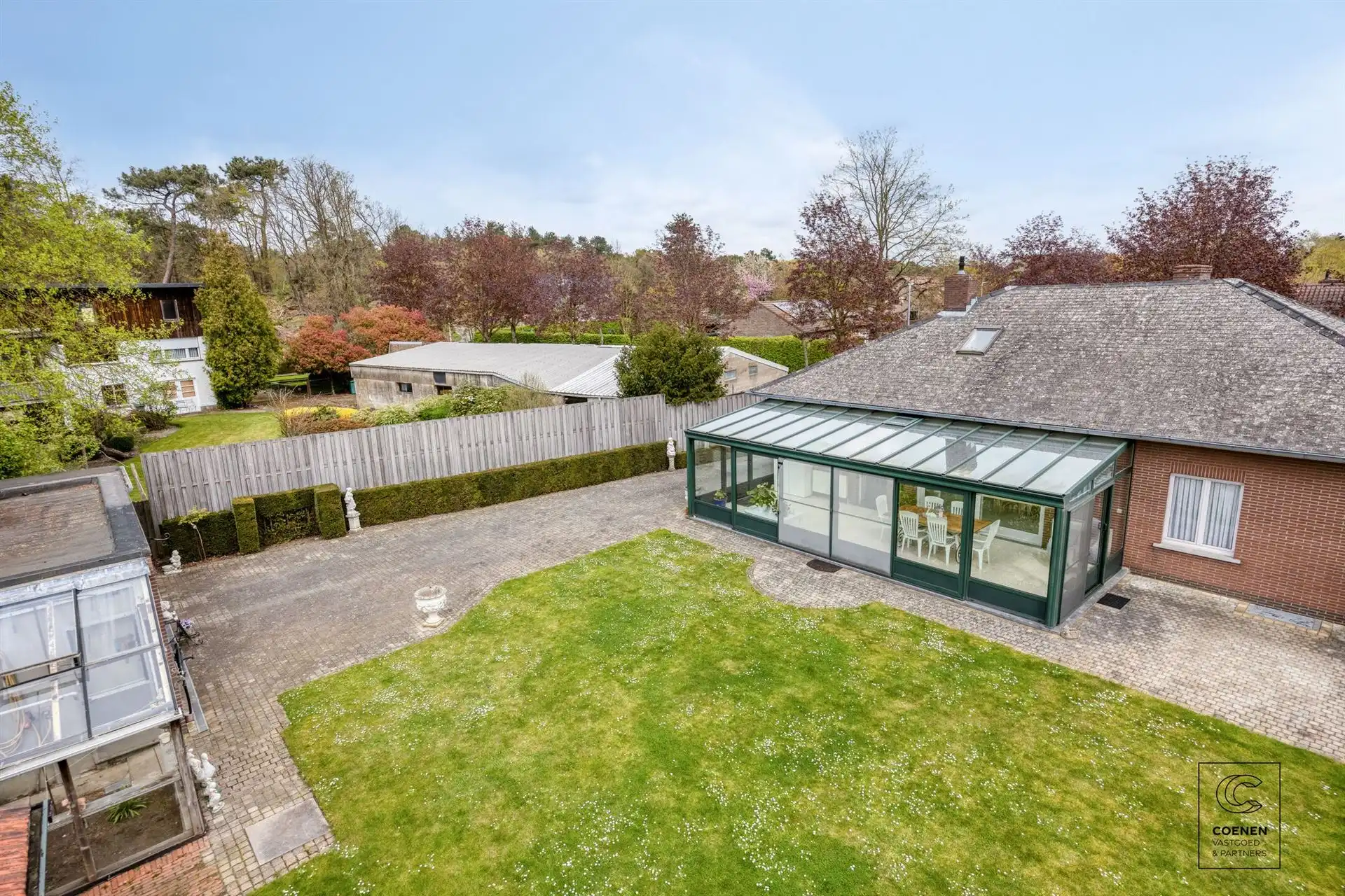 Charmante gezinswoning van 196 m², 3 slpks en 3 garages! foto 27