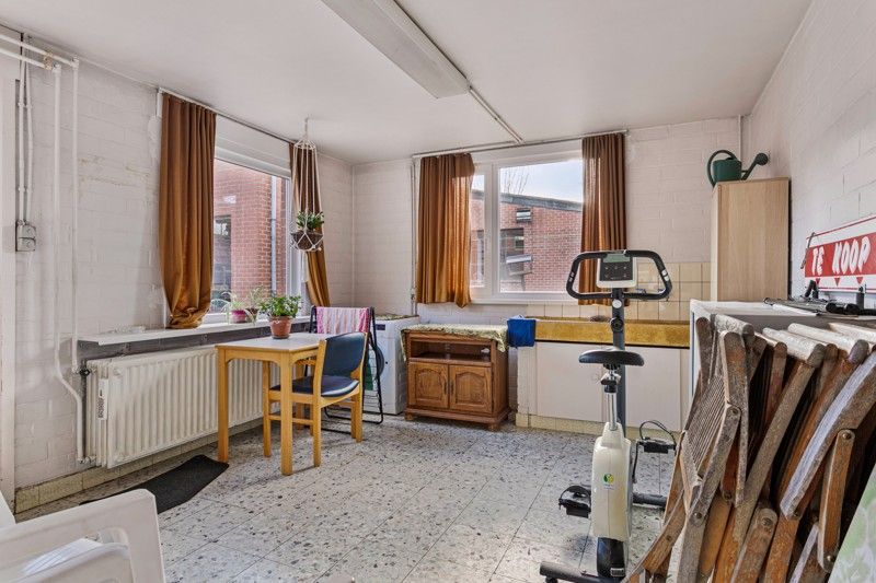 Alleenstaande woning met magazijn/loods TE KOOP in hartje Dentergem! foto 10