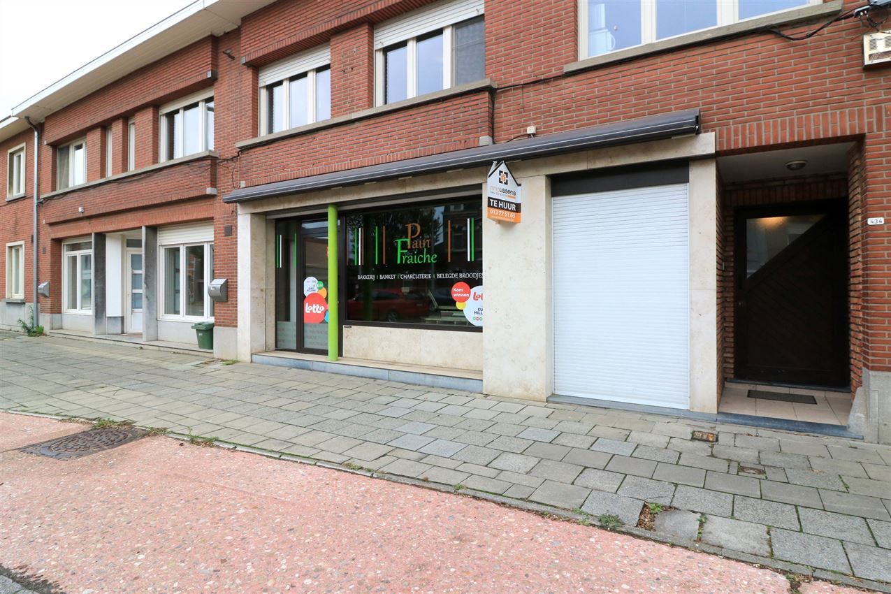 handelszaak met veel mogelijkheden in centrum foto 29