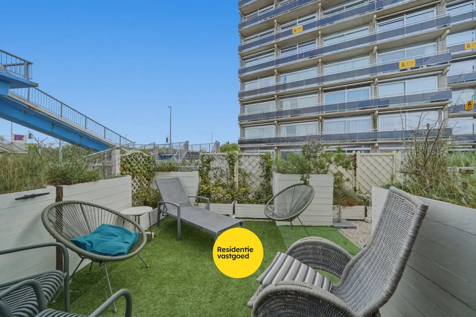 Instapklaar appartement met groot terras in Bredene - vlak bij de zee foto 6