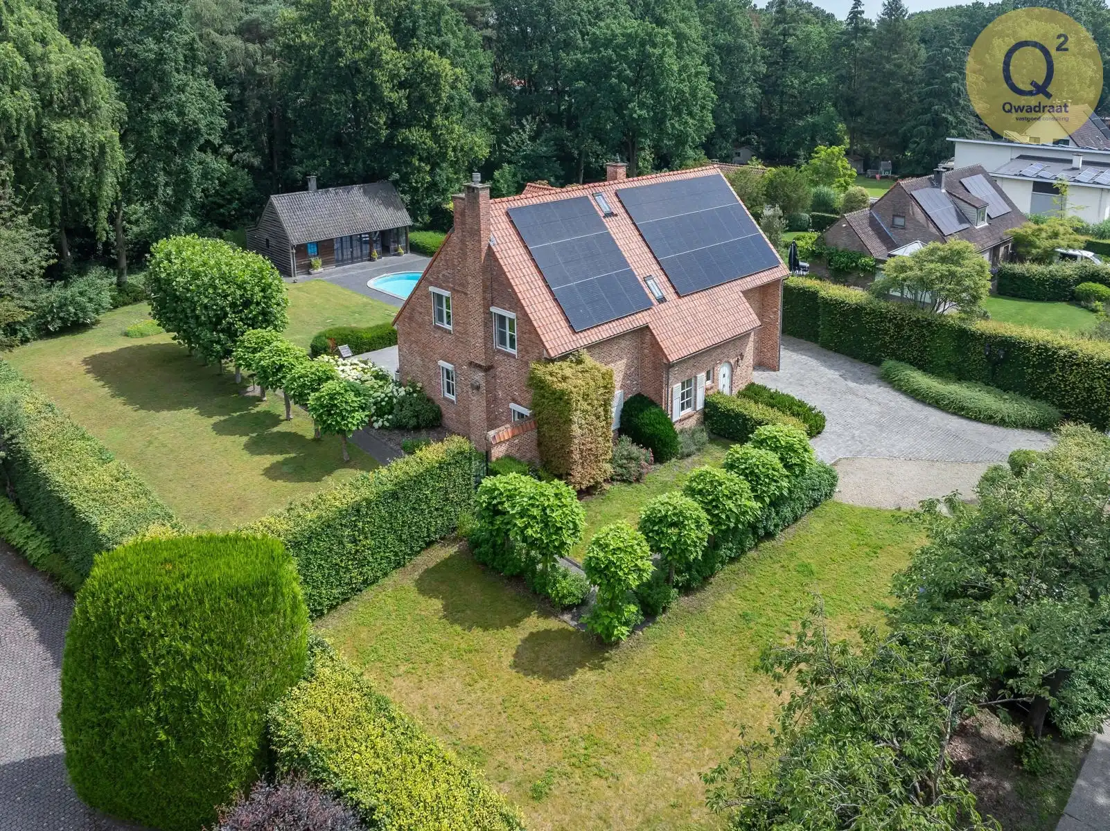 Rustig gelegen villa van met zwembad en poolhouse  foto 2