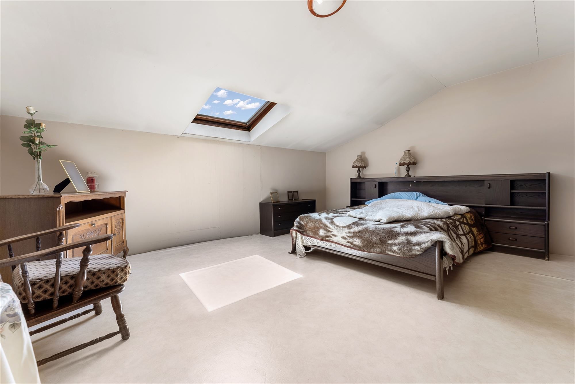 ZEER RUIME WONING (380M²) MET 4 SLAAPKAMERS GELEGEN OP EEN ZONNIG GEORIËNTEERD PERCEEL VAN 12A70CA TE BEVERLO foto 17
