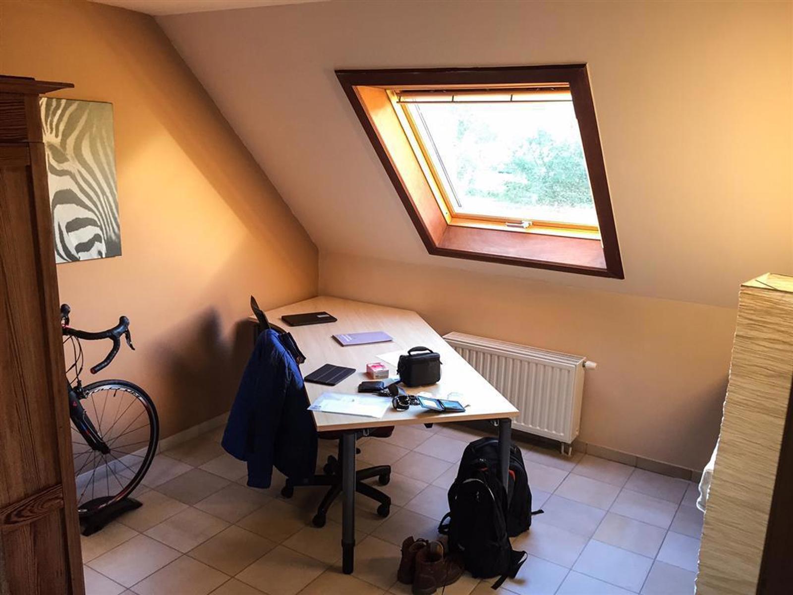 Halfopen bebouwing met 4 slaapkamers, garage en tuin foto 6