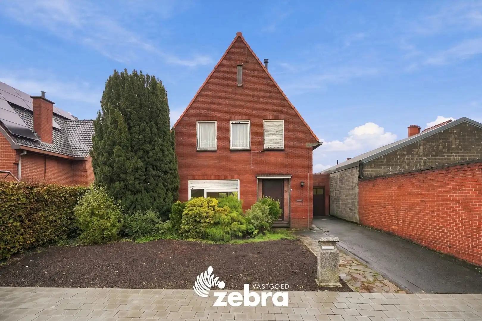 Hoofdfoto van de publicatie: Te renoveren woning in Rumbeke!