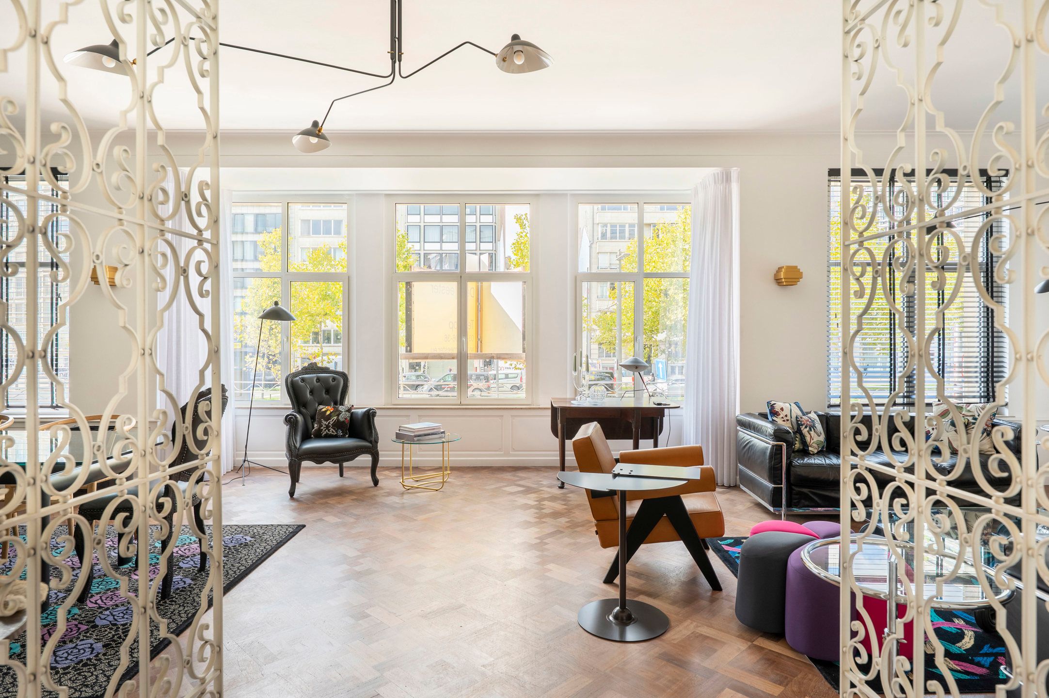 ANTWERPEN - Gerenoveerd appartement met 10 m facade foto {{pictureIndex}}