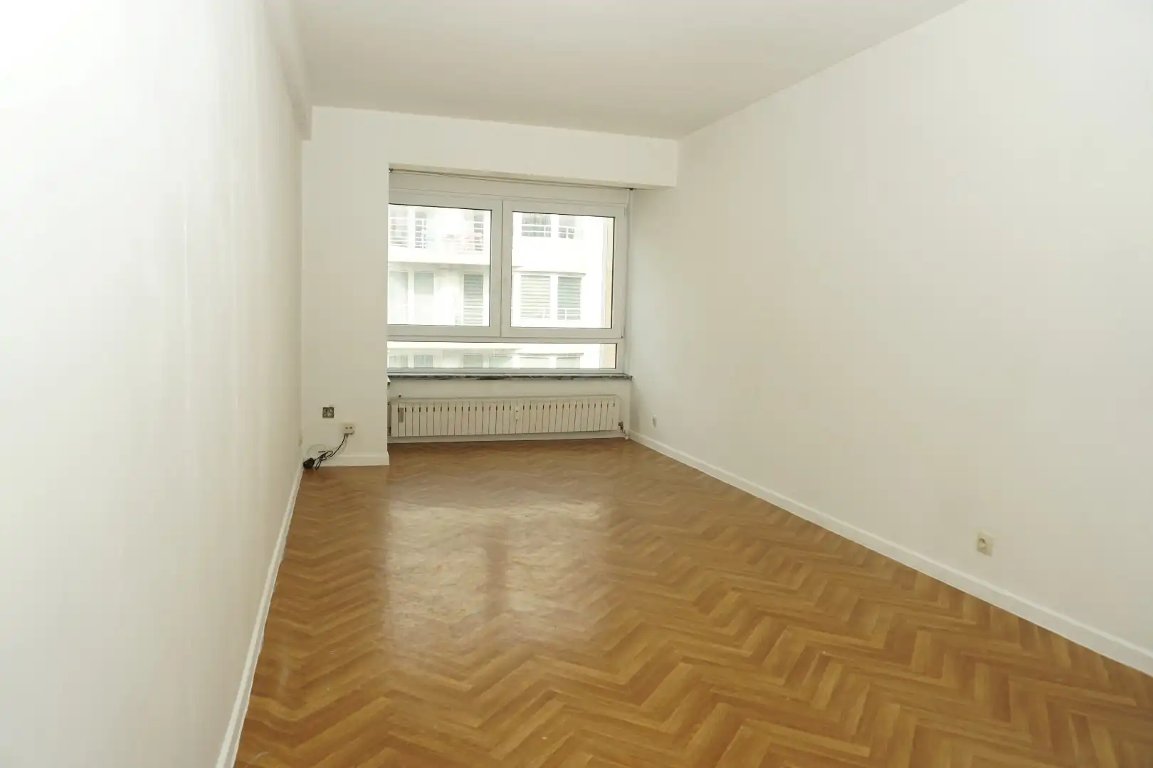 ONGEMEUBELD 1 SLP APP. GELEGEN KONINGSSTRAAT foto 3