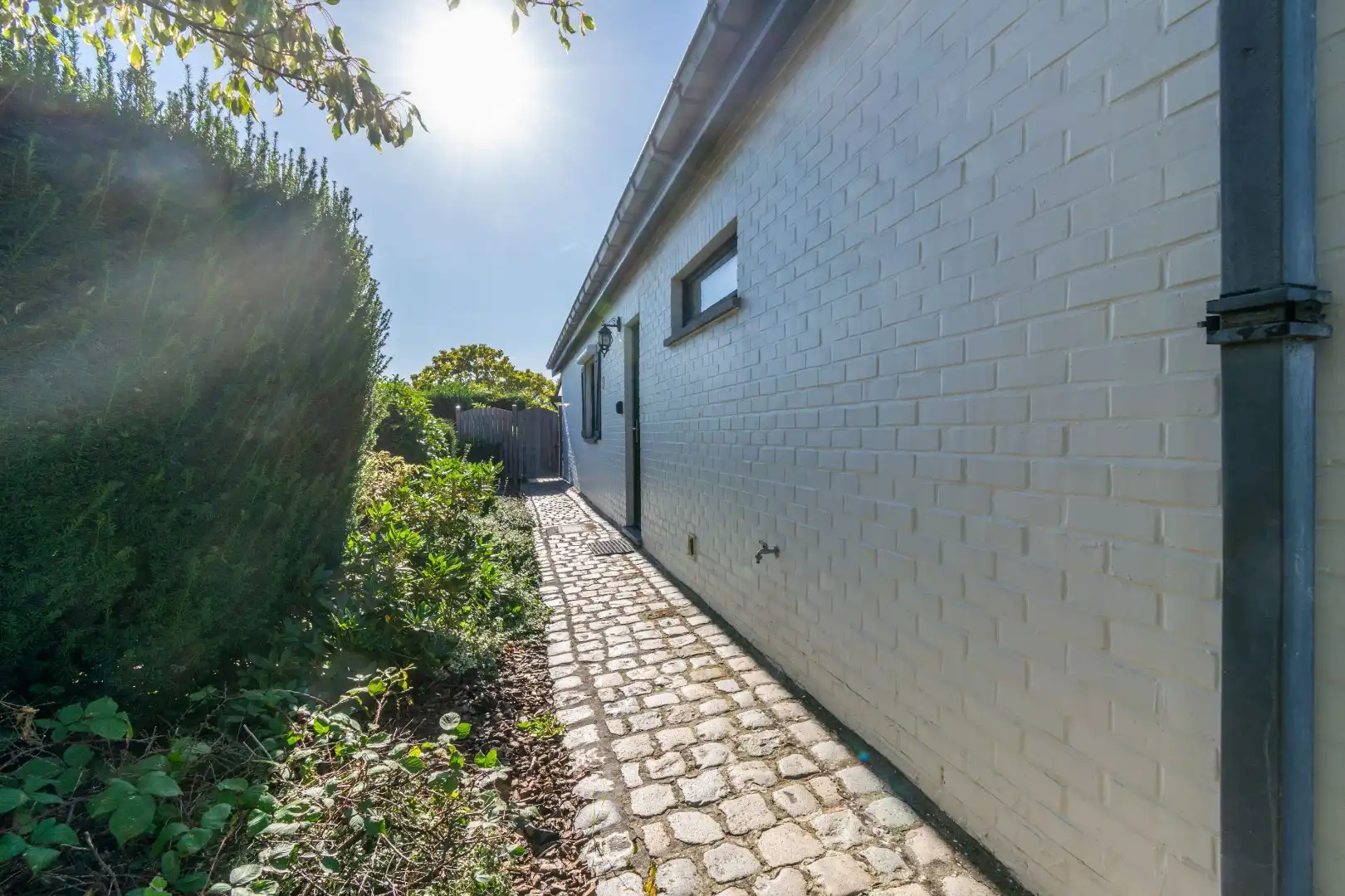 LICHTRIJKE OPEN BEBOUWING MET 3 SLP, GARAGE & ZUID-TUIN foto 9