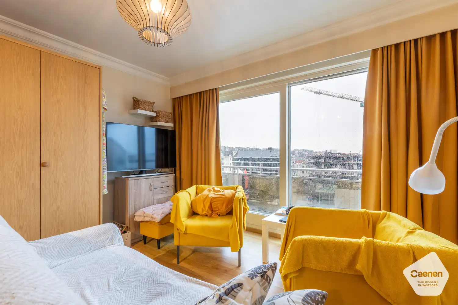 Instapklare studio met prachtig zicht over het stationsplein foto 4