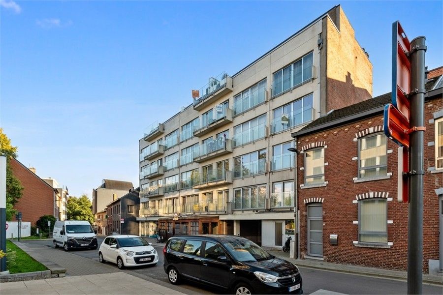 OP TE FRISSEN APPARTEMENT IN HET CENTRUM VAN SINT-TRUIDEN foto 2