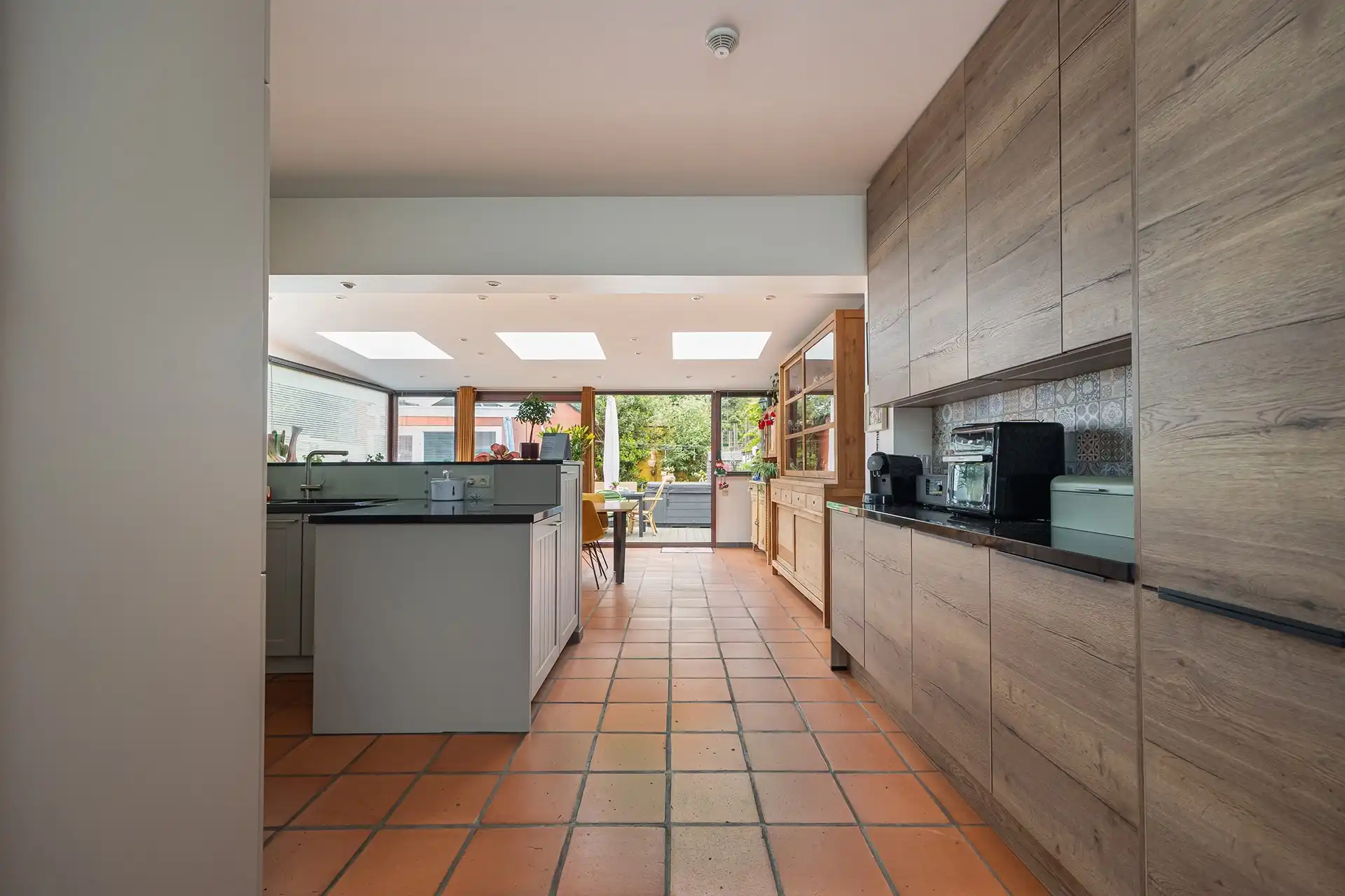 Instapklare halfopen woning met zonnepanelen in de Tuinwijk foto 6