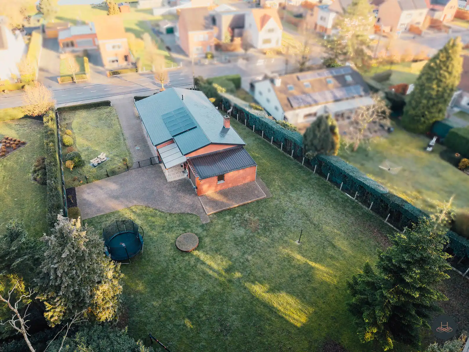 Charmante gelijkvloerse woning op prachtig perceel van 16are foto 3