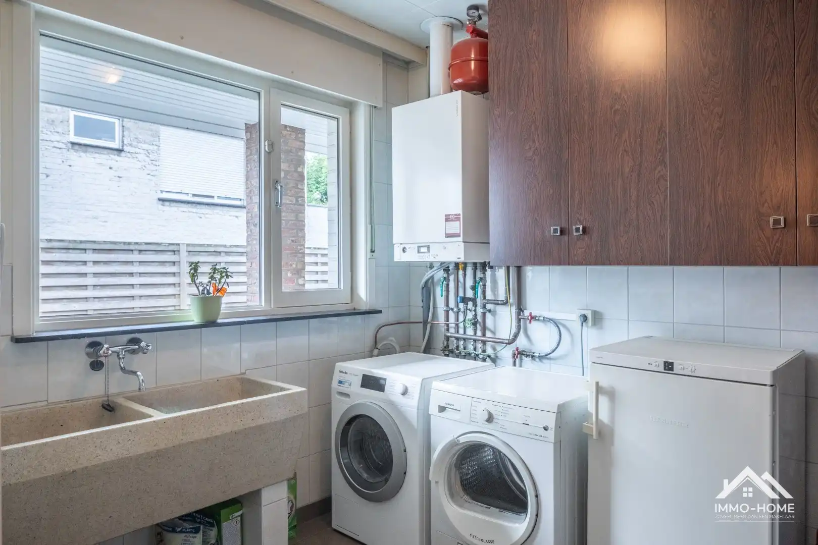 Instapklare vrijstaande bungalow in woonwijk!  foto 27