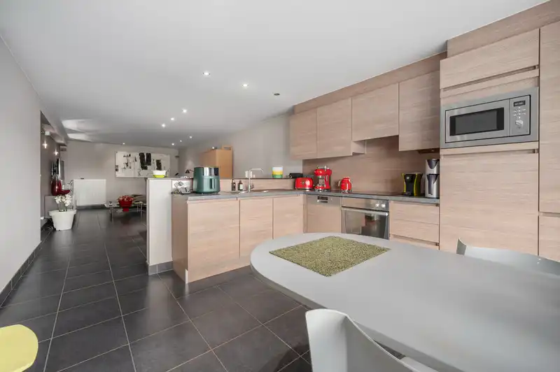 Roeselare-Centrum – Luxueus appartement met commerciële mogelijkheid foto 7