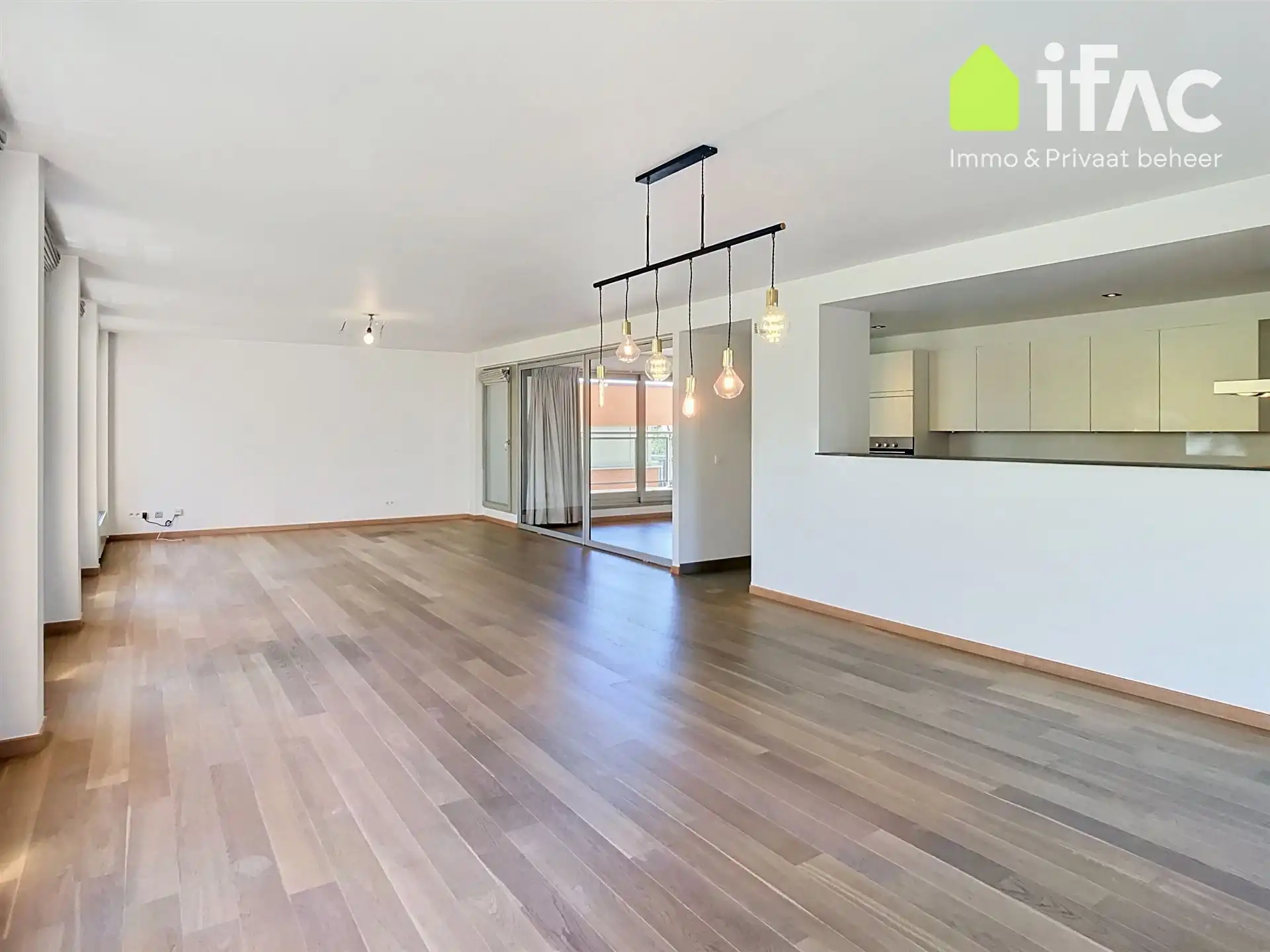 Lichtrijke loft met grote leefruimte nabij het park foto 6