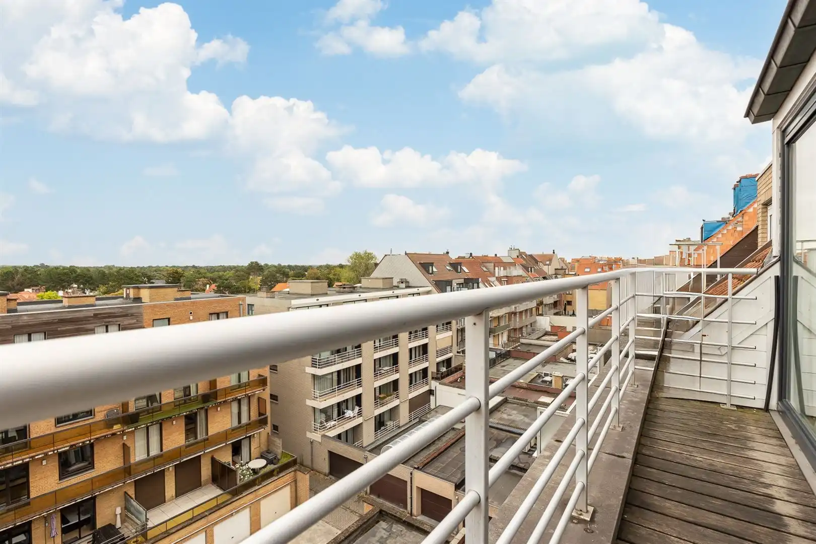 Ruim wonen in hartje Knokke foto 3