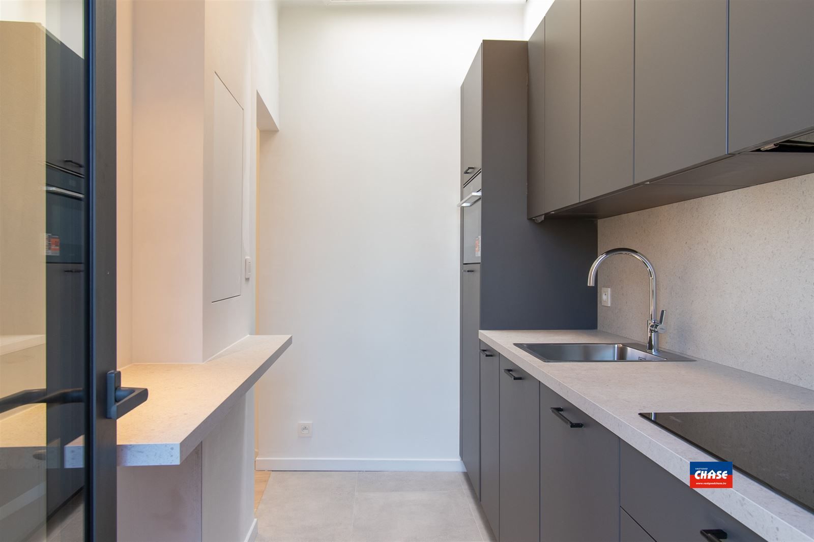 Gerenoveerd appartement met één slaapkamer foto 8