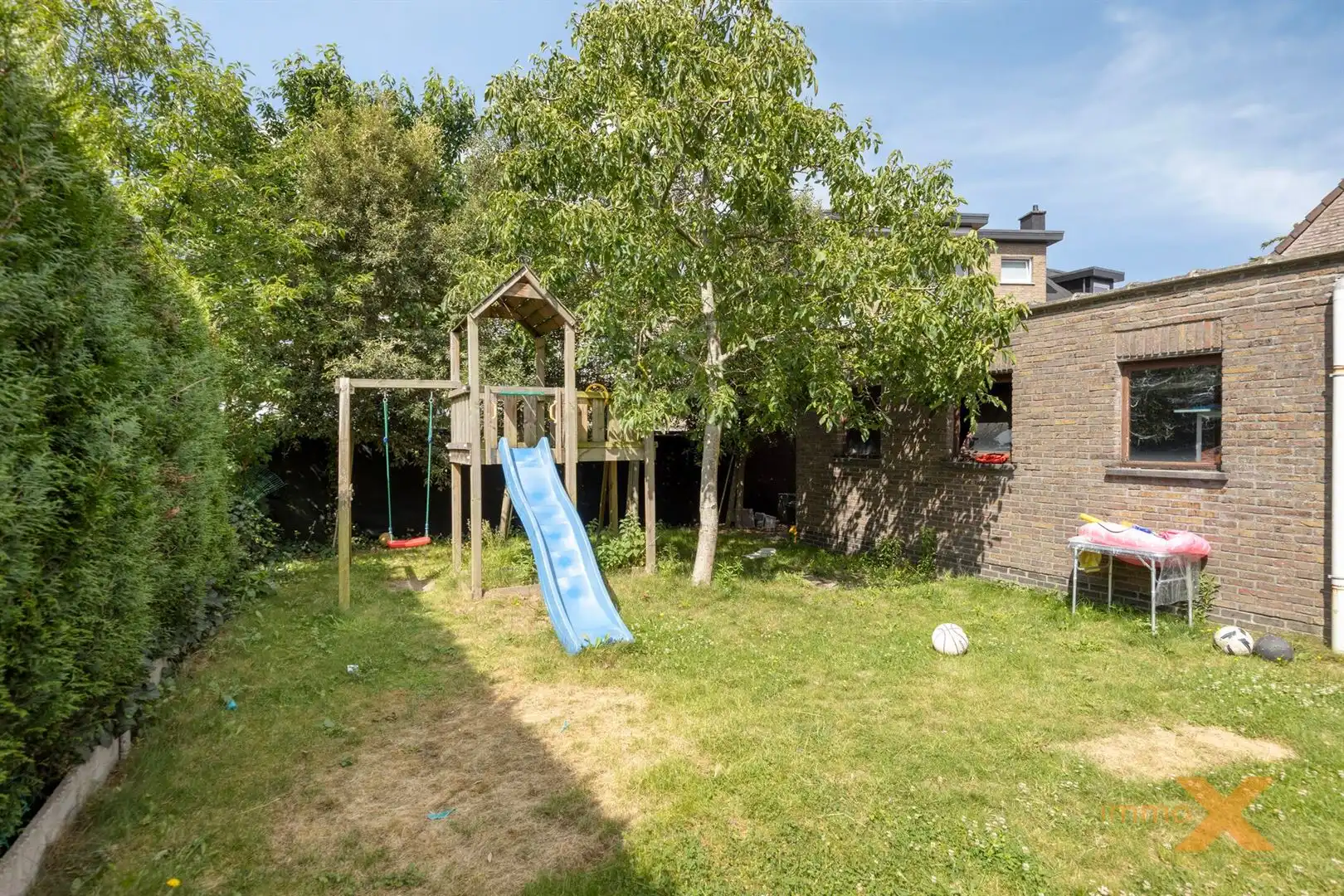 RUIME HOB MET GARAGE EN TUIN foto 26
