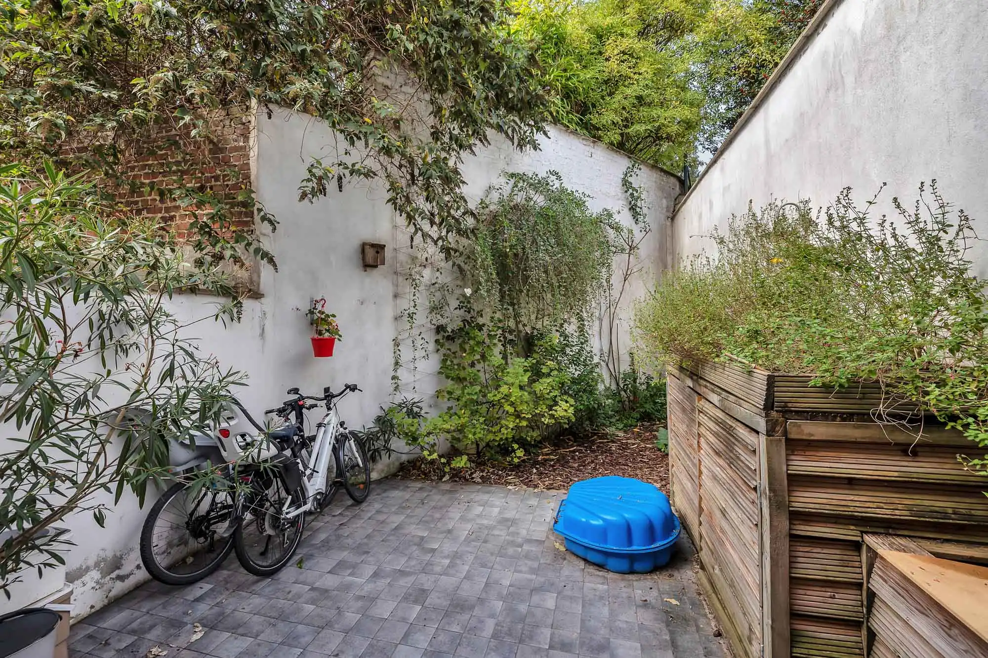 Instapklare woning met 4 slaapkamers te Anderlecht foto 3