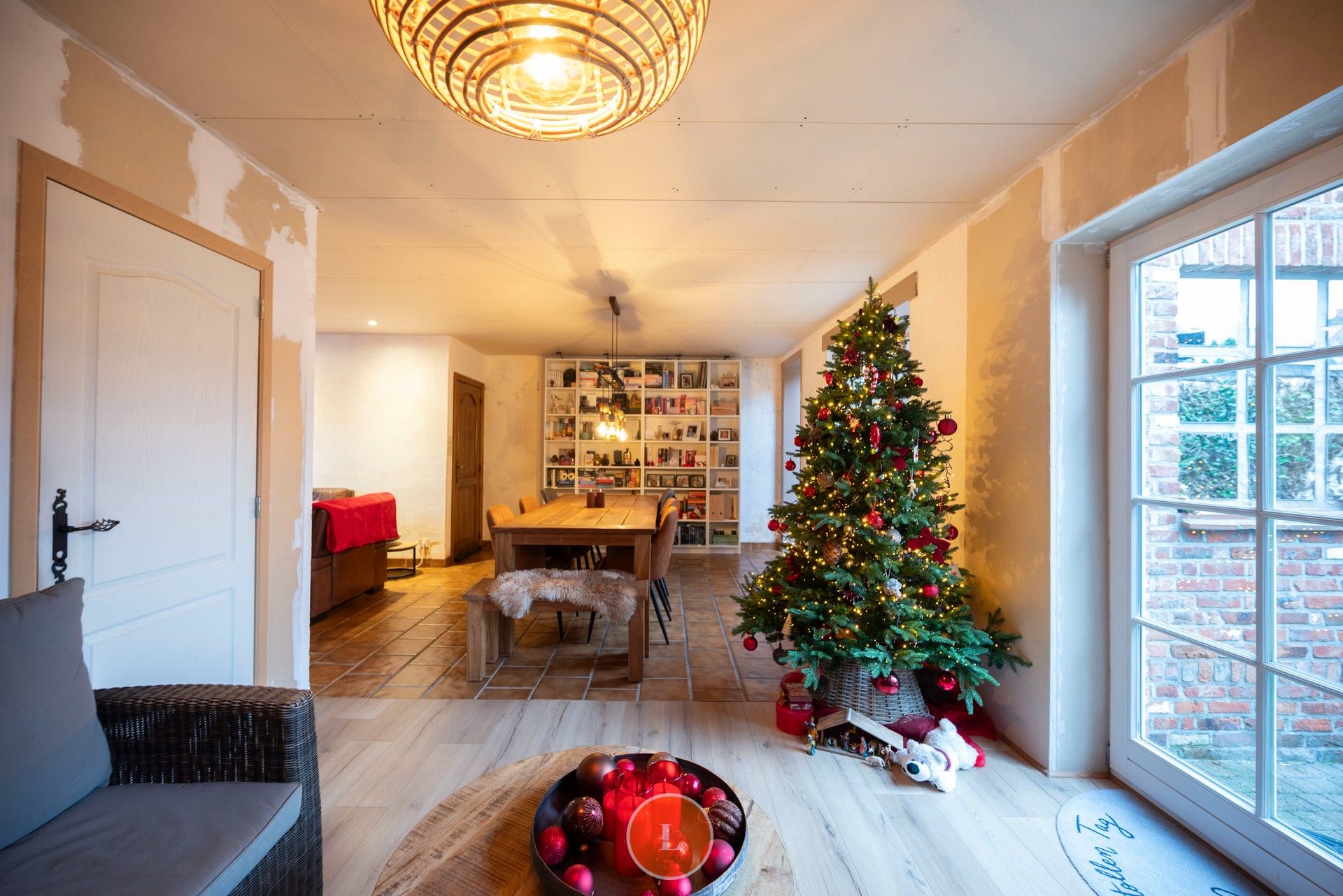 Ruime woning met meer dan 4 slaapkamers en garage foto 4