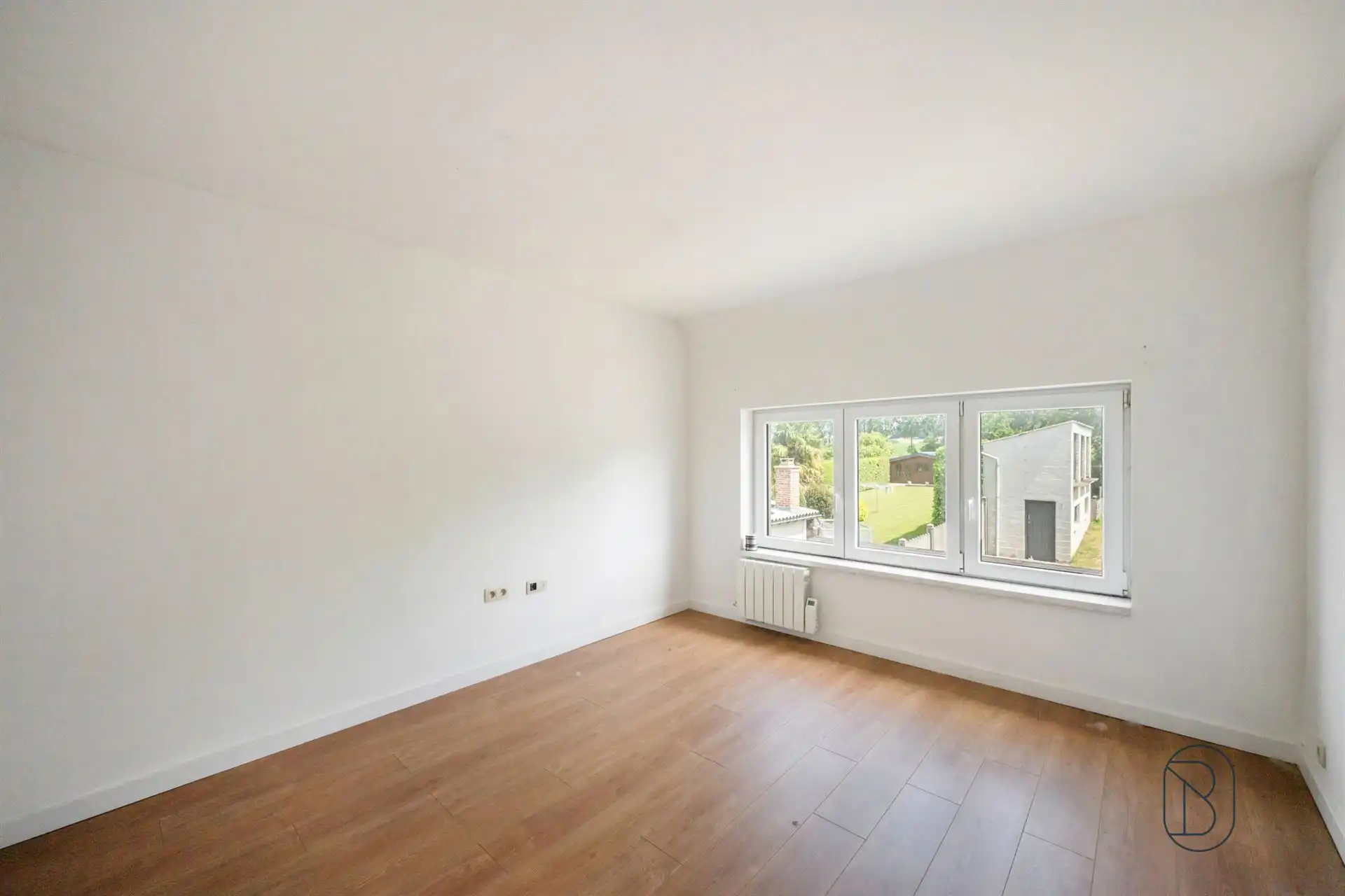 Mooie gerenoveerde halfopen woning met tuin in Saint-Sauveur foto 12