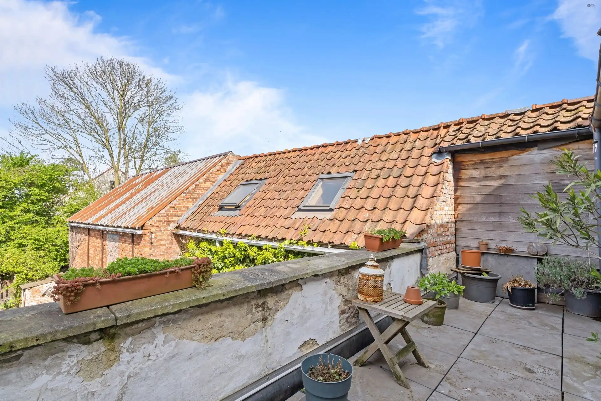 verder af te werken woning met grote garage foto 17