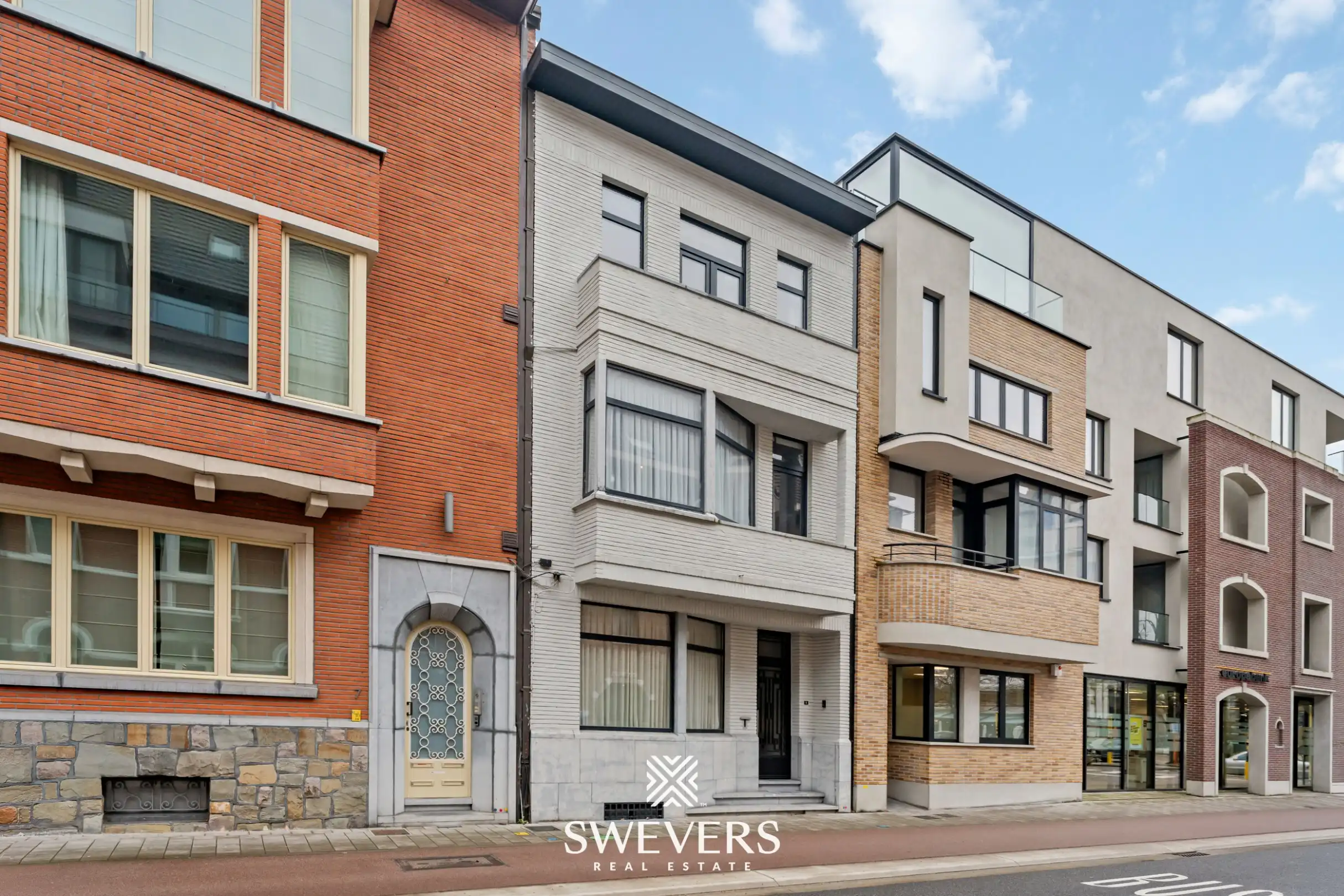 Exclusief gerenoveerde stadswoning met garage en drie terrassen in hartje Hasselt foto 41