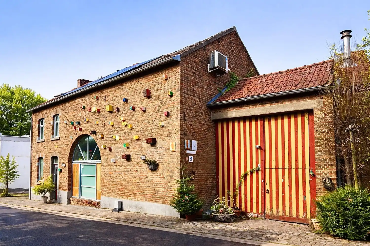 Hoofdfoto van de publicatie: Unieke B&B in voormalige hoeve te Heks (Heers) – wonen, ondernemen en genieten in het groen