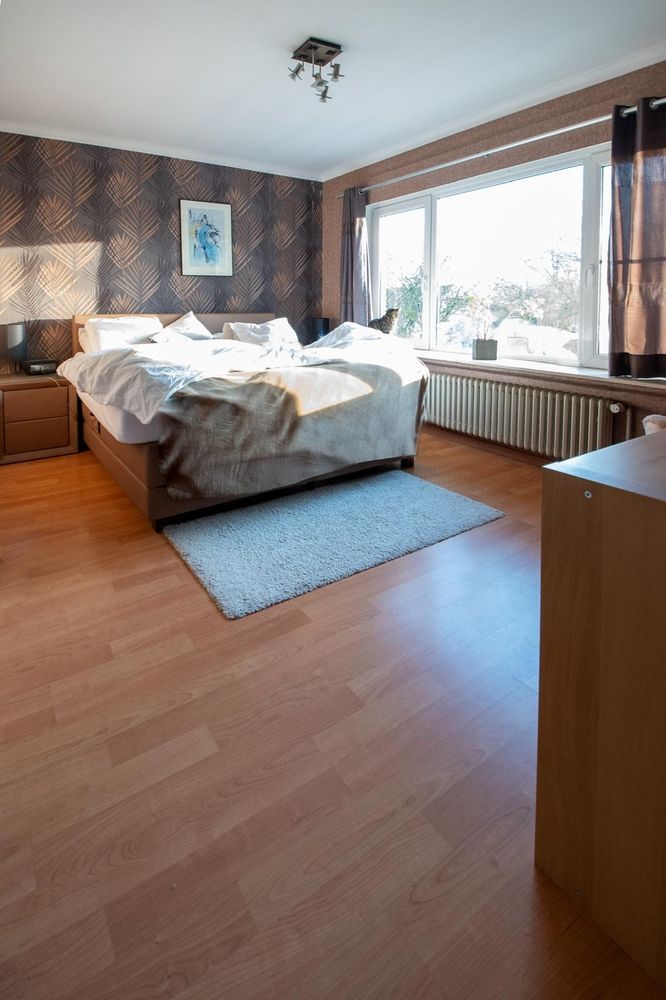 Ruime halfopen bebouwing met 5 slpks op strategische locatie in Zomergem foto 31