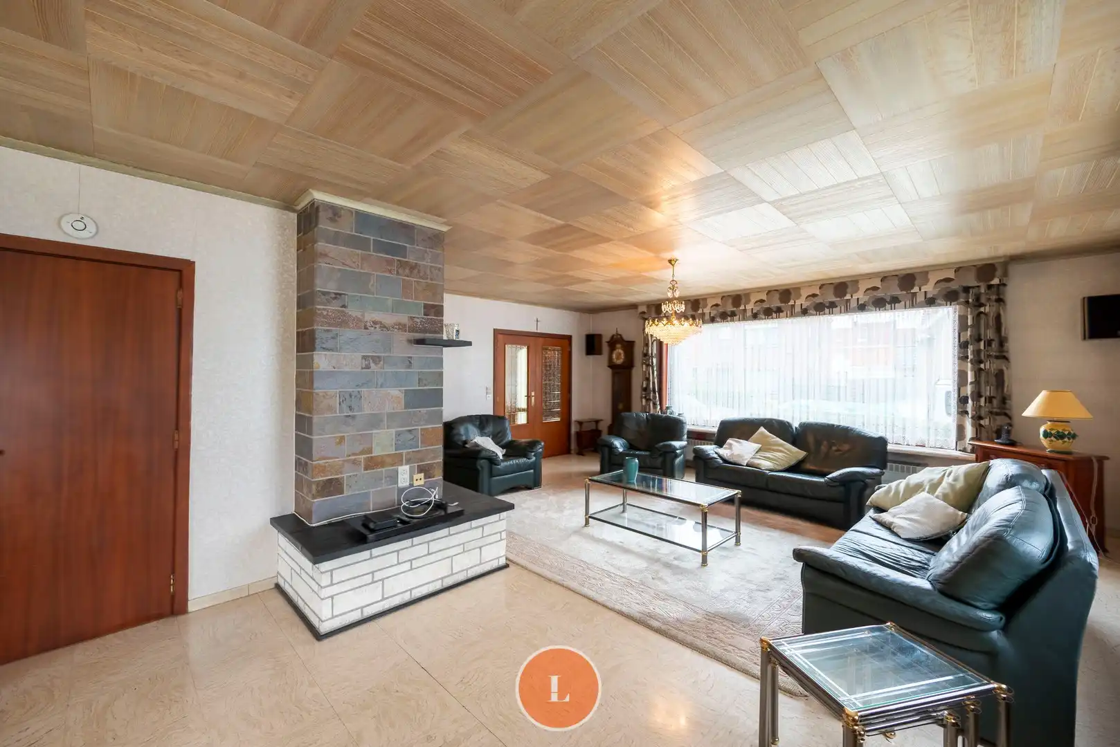 Alleenstaande statige bungalow met tuin en garage foto 5