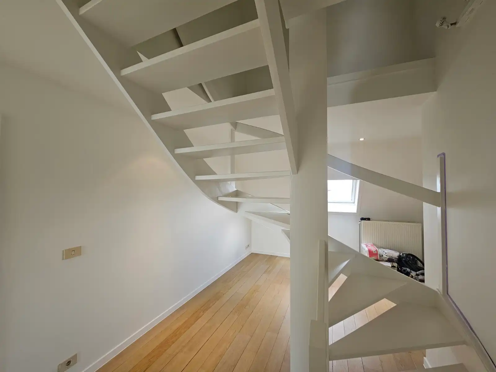 Lichtrijk duplex appartement met 2 slaapkamers en dubbele garage! foto 20