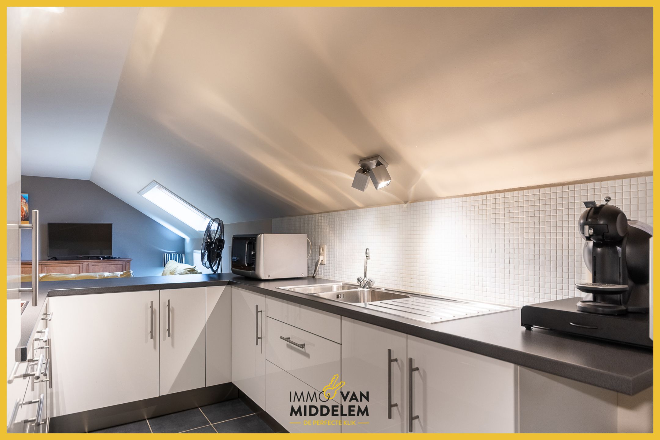 INSTAPKLARE (KANGOEROE)WONING MET 5 SLPK, BIJGEBOUW & TUIN foto 16