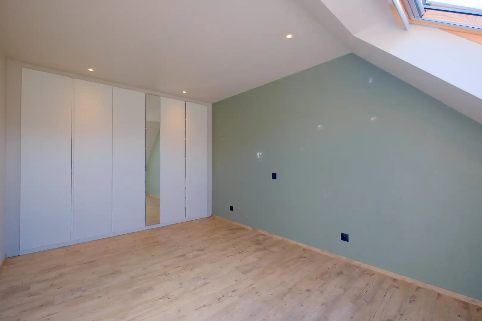 Lichtervelde - Prachtige recente woning met 3 slpks, garage en tuin foto 17