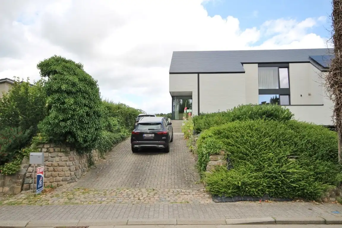 Moderne woning met 3 slaapkamers en tuin in het rustige Landen foto 28