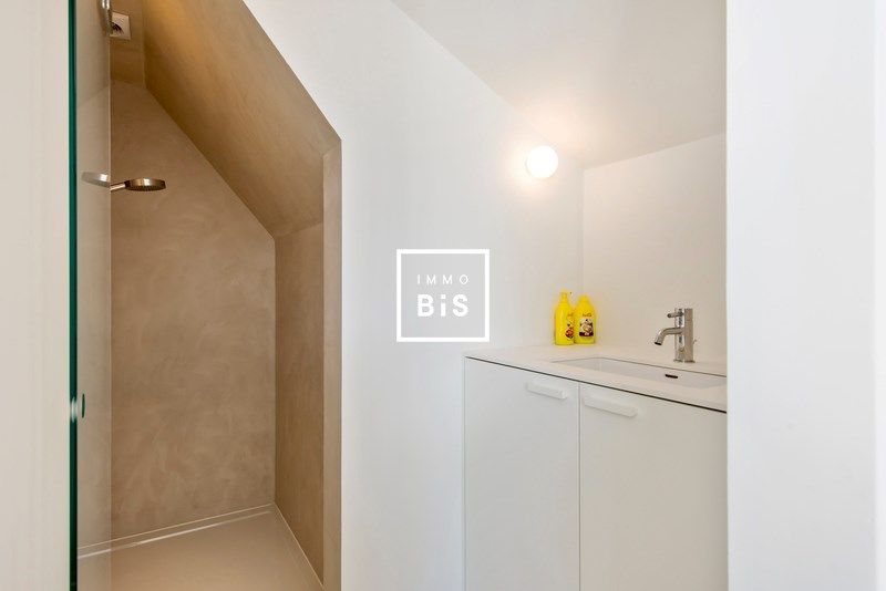 Exclusieve instapklare villa in het Zoute met zonnige tuin foto 26