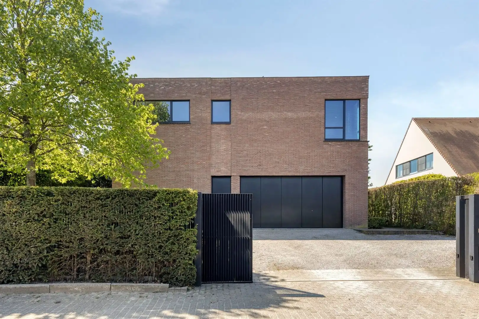 Tijdloze villa op een perceel van 2023 m² in het landelijke Ooike. foto {{pictureIndex}}