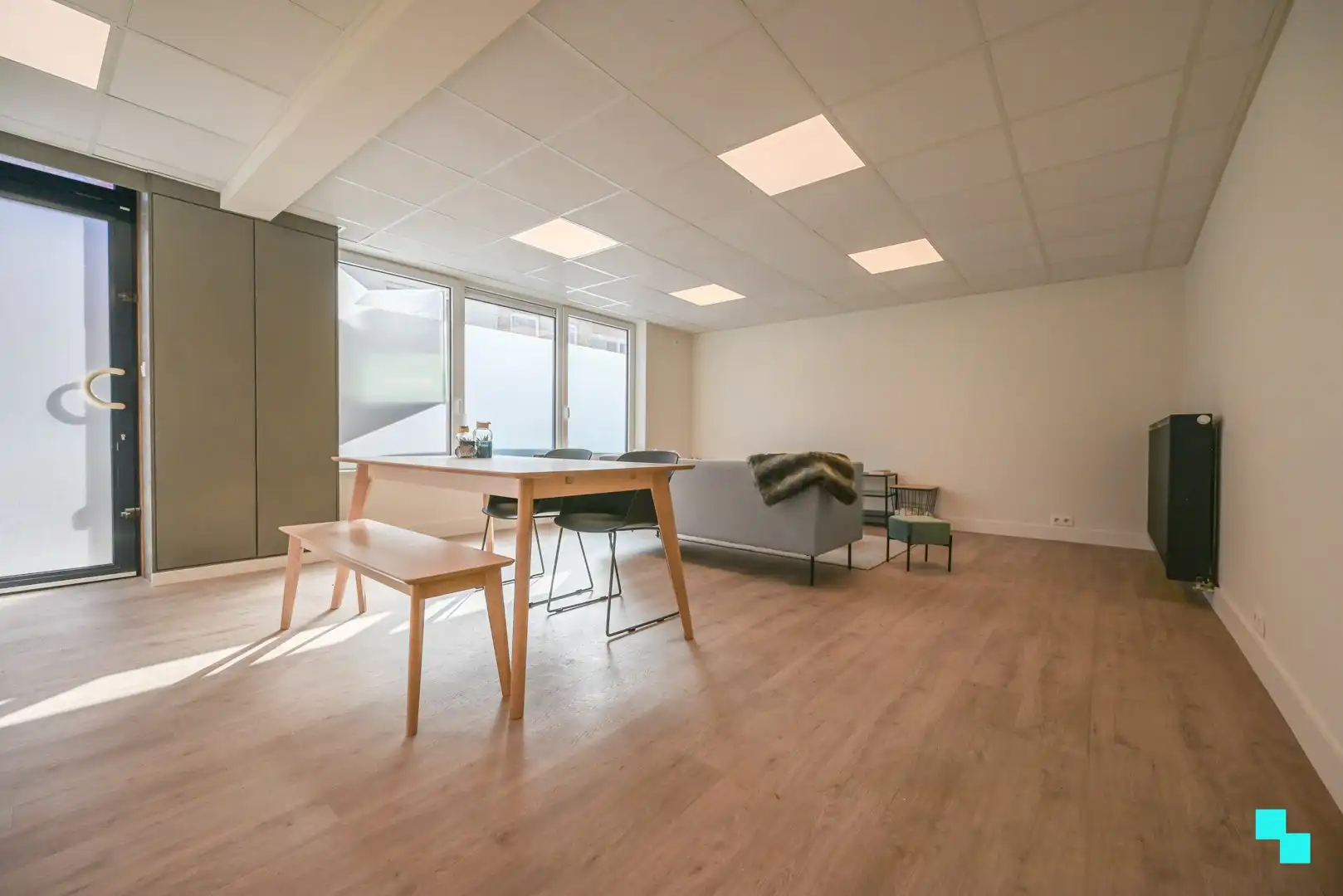 Gerenoveerde woning nabij centrum Izegem foto 5