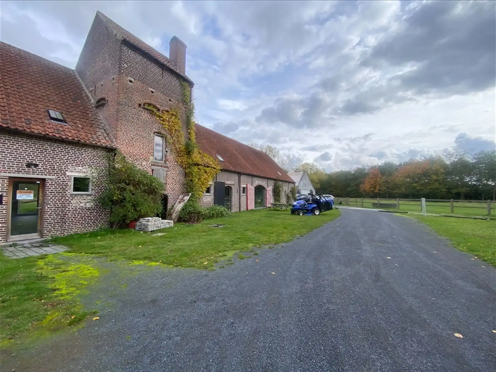 Karaktervolle kantoren in gerenoveerde hoeve vlakbij R4 foto 13
