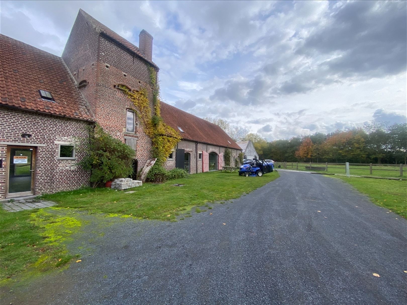 Karaktervolle kantoren in gerenoveerde hoeve vlakbij R4 foto 13