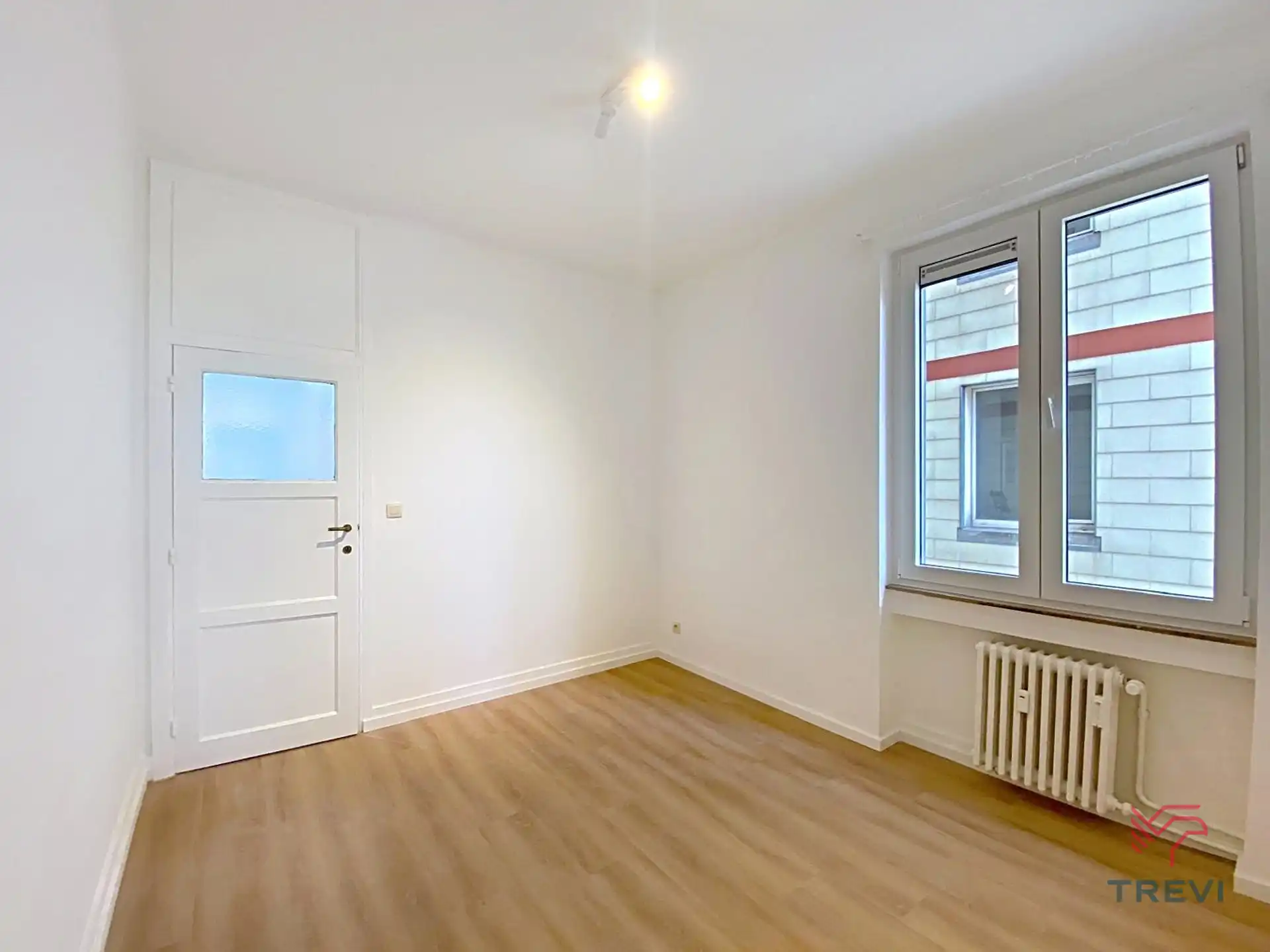 Gerenoveerd appartement met 2 slaapkamers vlakbij de Beurs foto 2
