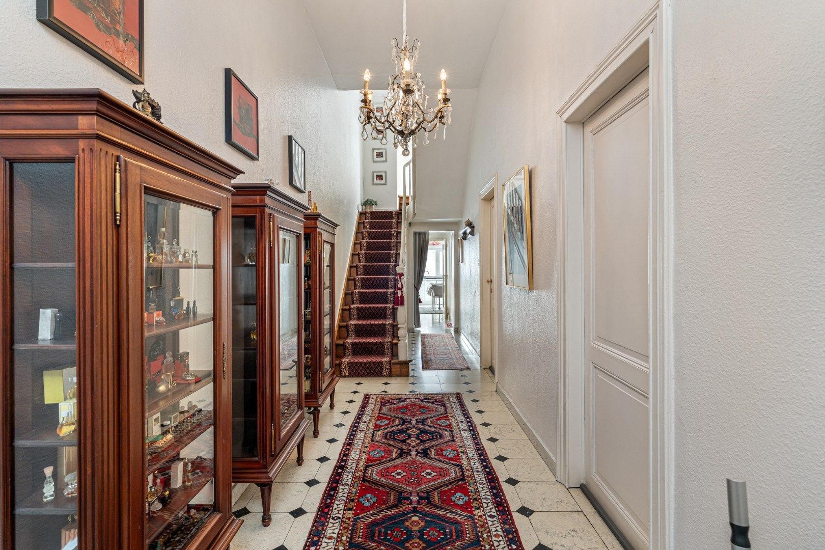 Karaktervolle herenwoning, 3 slpk, met stadskoer op wandelafstand van Gr. Markt  foto 2