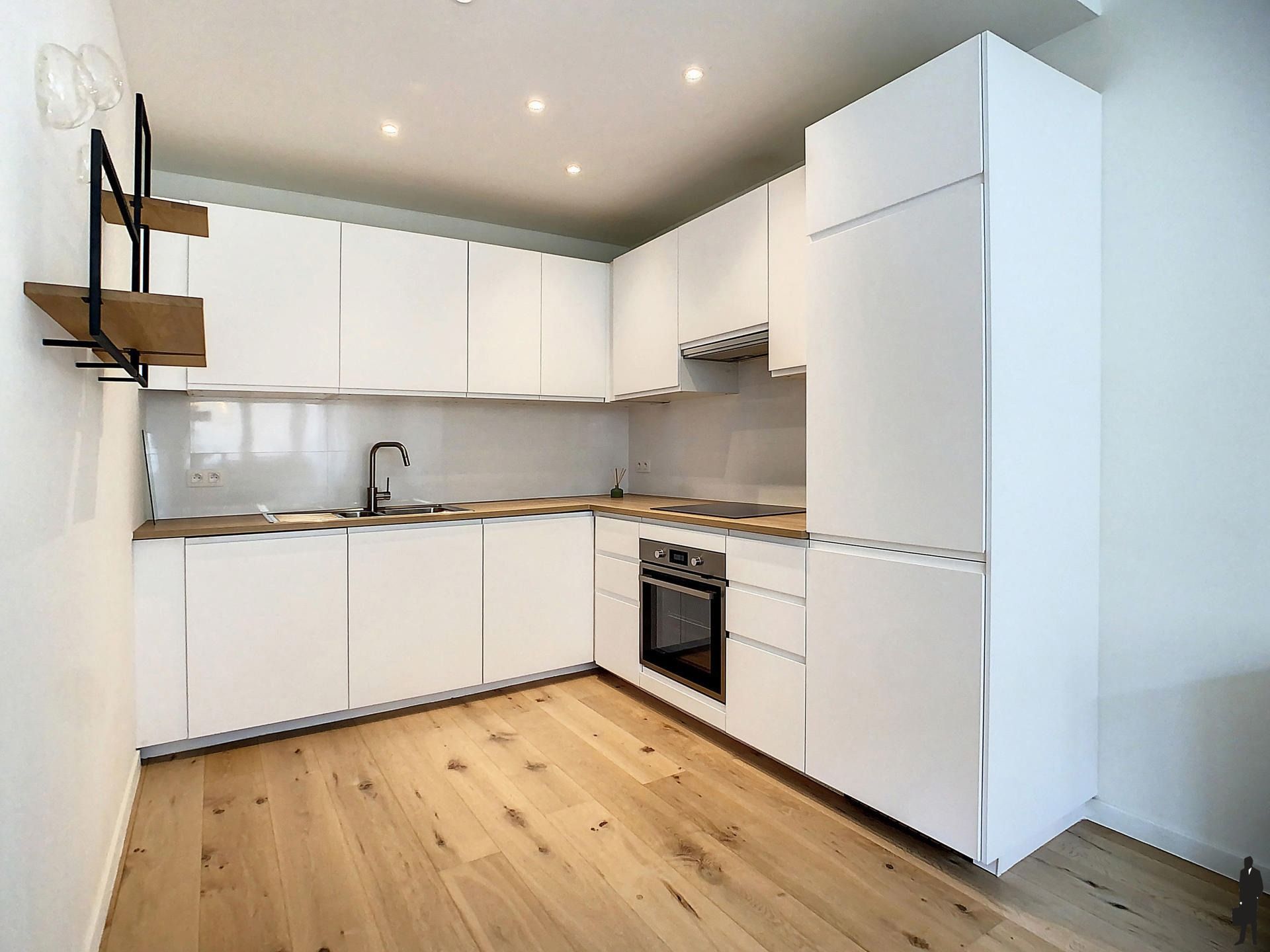 Prachtig appartement met 2 slaapkamers, dressing en terras in de Tentoonstellingswijk foto 6