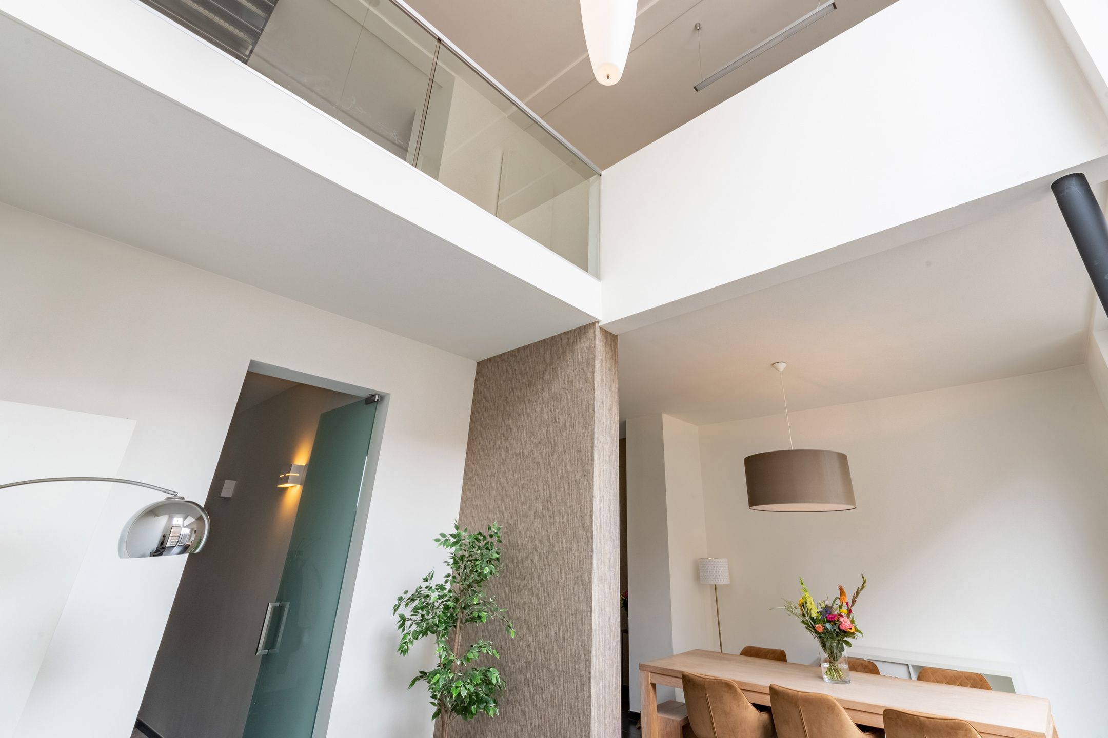 Unieke woning met terras.  foto 4