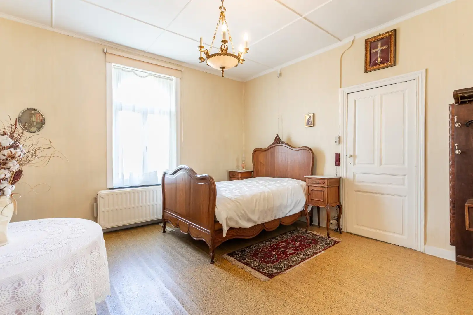 Karaktervol, te renoveren herenhuis met enorm potentieel te Gooik foto 18