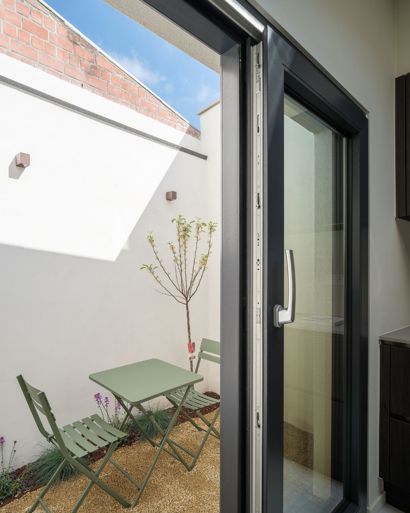 Stijlvol gerenoveerde woning vlakbij het Keizerpark foto 7