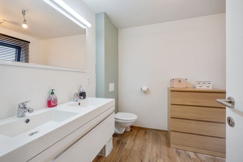 Recente, zeer goed gelegen woning met tuin foto 21