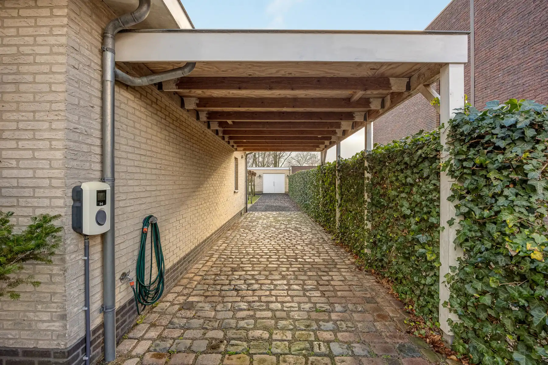 Laagbouwwoning op ca 729 m². foto 20
