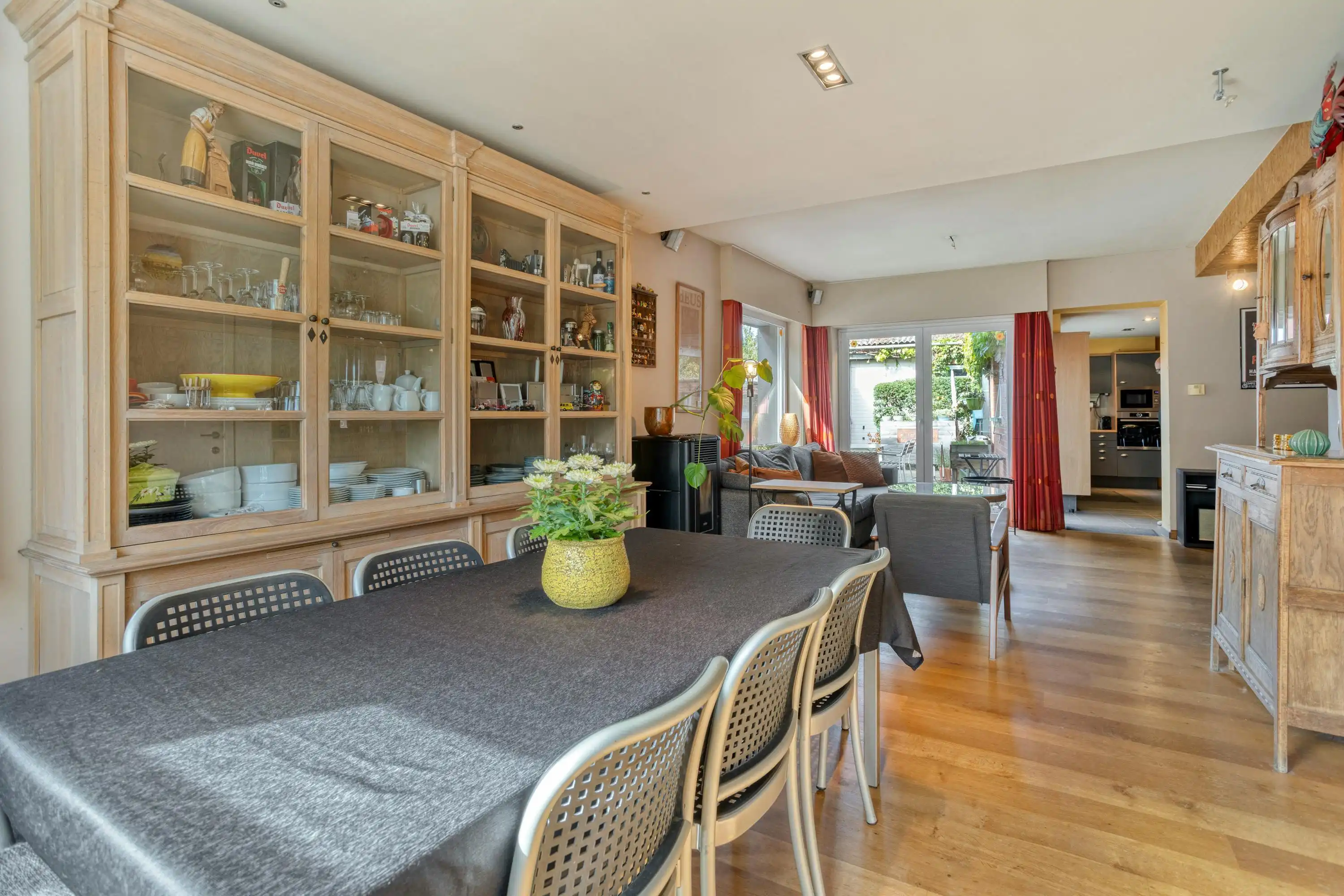 Half open woning met bijgebouw van 60 m2 foto 4