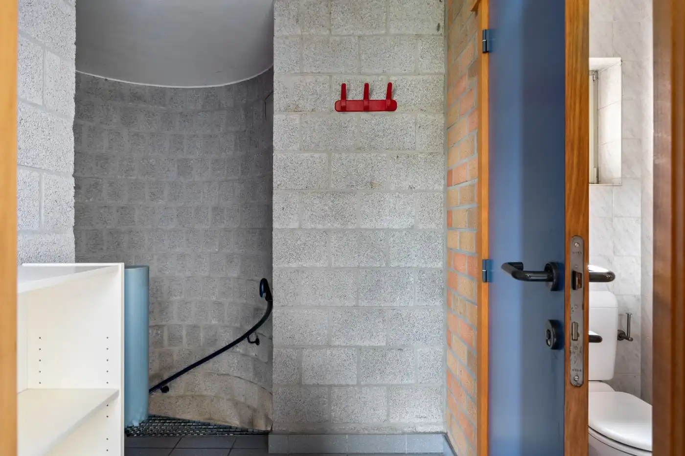 Vrijstaande architectenwoning met 5 slpk., atelier en dubbele garage op ruim perceel met zicht op de velden foto 29